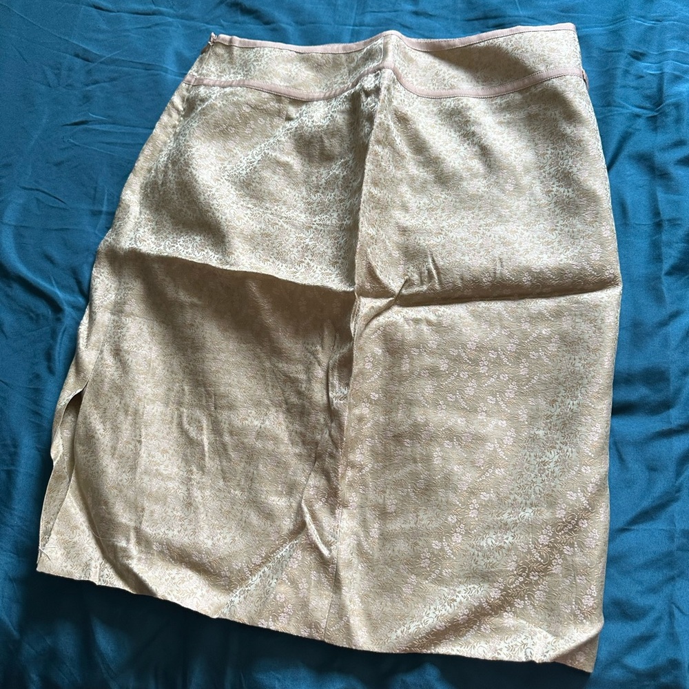 Ann Taylor Beige Floral Pencil Skirt